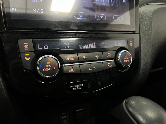 Nissan X-Trail LE, 2015 года, пробег 137000 км