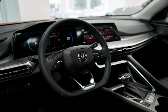 Changan CS35 Plus Tech, красный