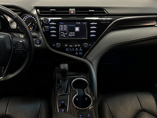 Toyota Camry Элеганс Safety, 2020 года, пробег 134000 км