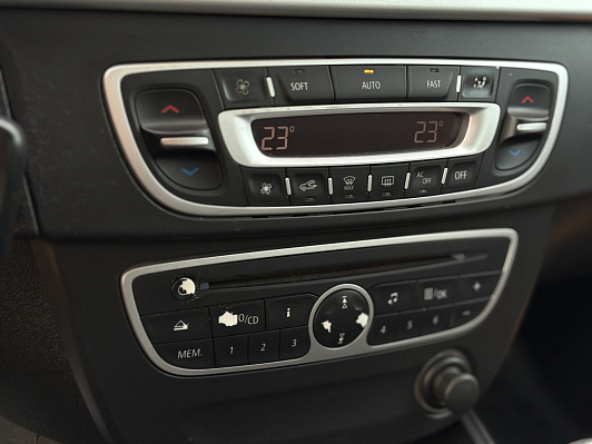Renault Fluence, 2011 года, пробег 238823 км