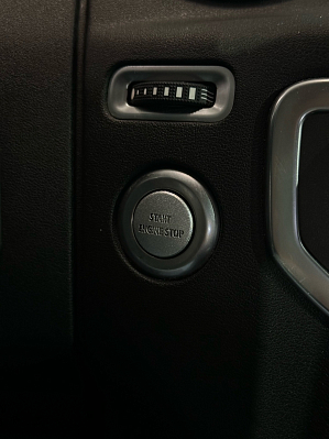 Land Rover Discovery, 2013 года, пробег 233000 км