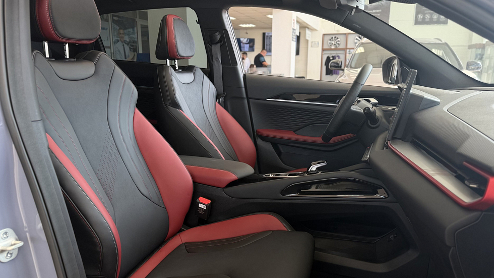Geely Coolray Эксклюзив, фиолетовый