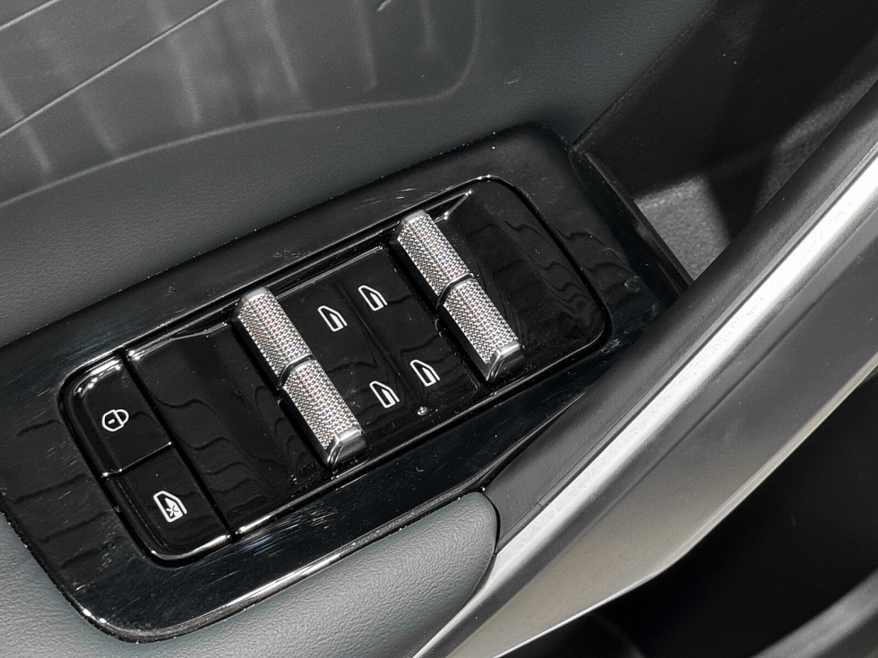 Geely Atlas Flagship Sport, зеленый