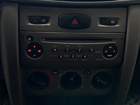 Renault Symbol, 2011 года, пробег 156000 км