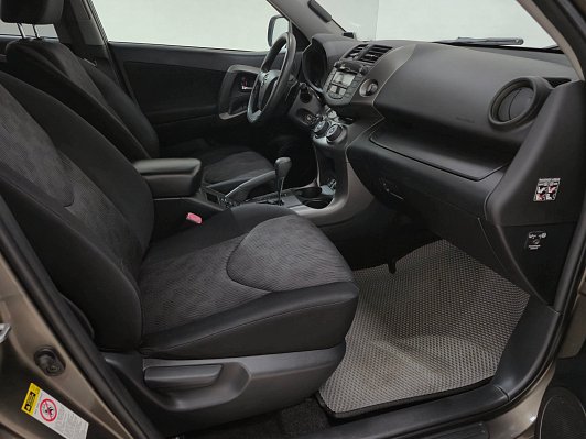 Toyota RAV4, 2010 года, пробег 130858 км