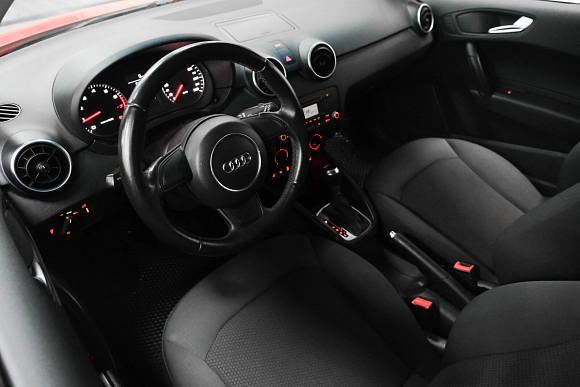 Audi A1, 2010 года, пробег 147106 км