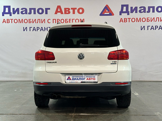 Volkswagen Tiguan Trend&Fun, 2013 года, пробег 302000 км