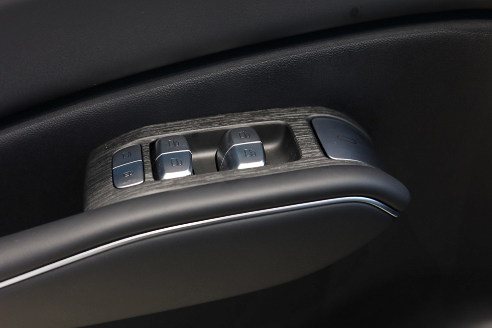 Omoda C7 Joy, серебряный