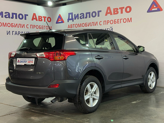 Toyota RAV4, 2015 года, пробег 136920 км