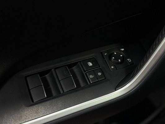 Toyota RAV4 Комфорт, 2021 года, пробег 115000 км