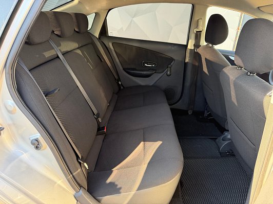 Nissan Almera Tekna, 2015 года, пробег 144400 км