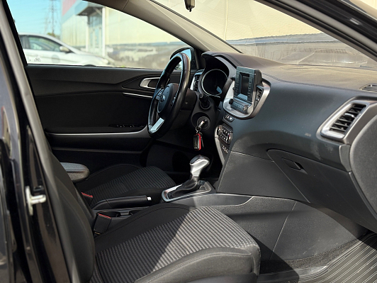 Kia Ceed Luxe, 2021 года, пробег 102400 км