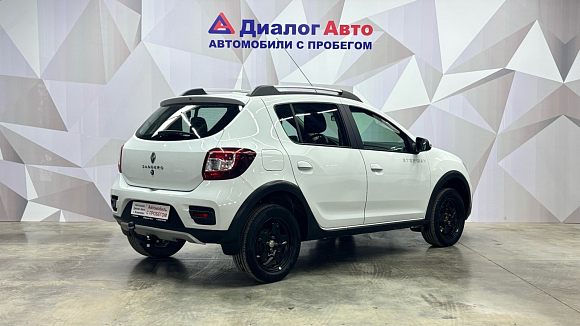 Renault Sandero Stepway Life, 2020 года, пробег 45000 км