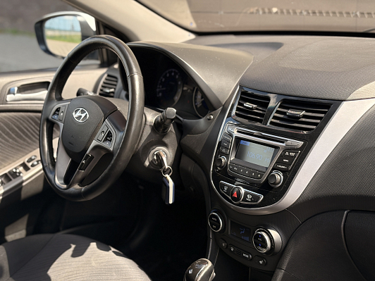 Hyundai Solaris, 2015 года, пробег 169843 км