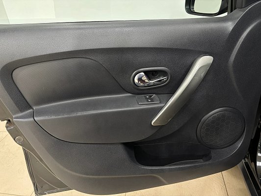 Renault Sandero Confort, 2016 года, пробег 115191 км