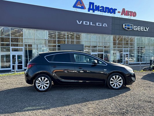 Opel Astra, 2011 года, пробег 156002 км