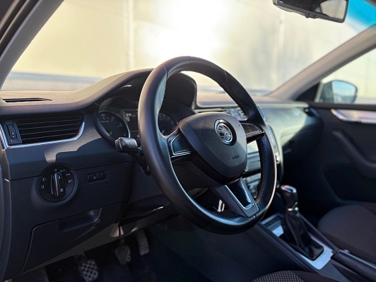 Skoda Octavia Ambition, 2016 года, пробег 201000 км