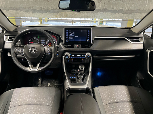 Toyota RAV4 Комфорт, 2020 года, пробег 56634 км