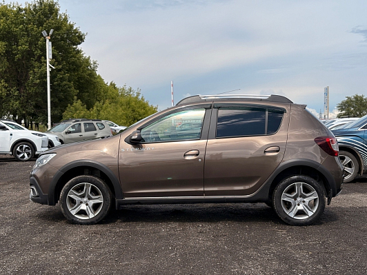 Renault Sandero Stepway Drive, 2018 года, пробег 63300 км