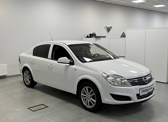 Opel Astra, 2011 года, пробег 245000 км