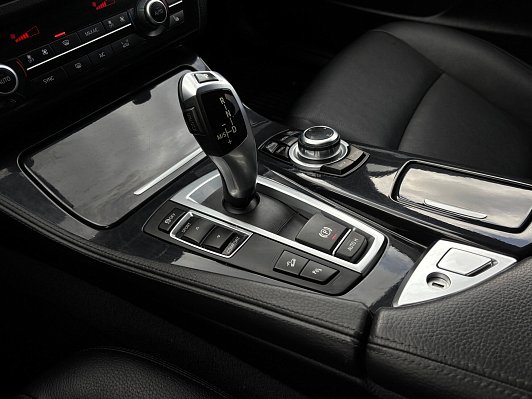 BMW 5 серии, 2013 года, пробег 259279 км