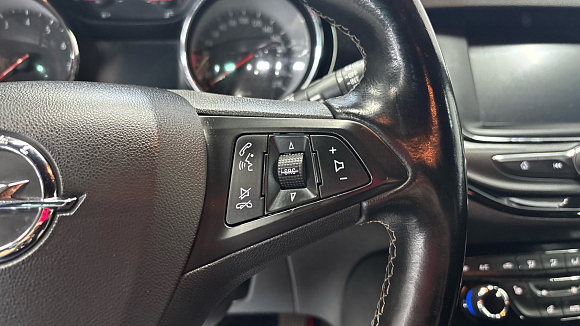 Opel Astra, 2017 года, пробег 158785 км