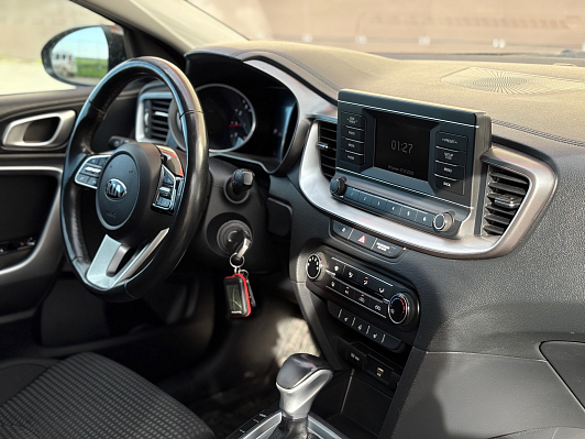 Kia Ceed Luxe, 2021 года, пробег 102400 км