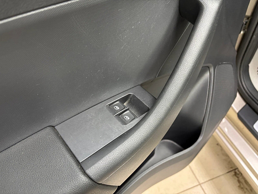 Skoda Rapid Hockey Edition Ambition, 2018 года, пробег 105178 км