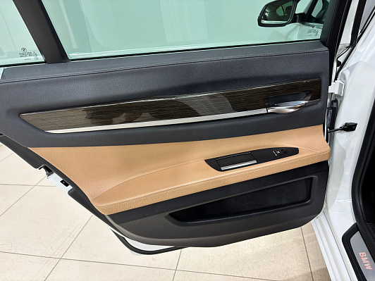 BMW 7 серии, 2012 года, пробег 196108 км
