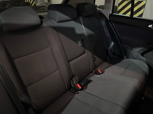 Volkswagen Tiguan Trend&Fun, 2013 года, пробег 302000 км