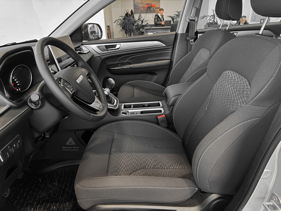 Haval M6 Family, серебряный