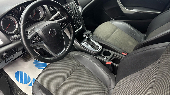 Opel Astra Cosmo, 2013 года, пробег 197000 км