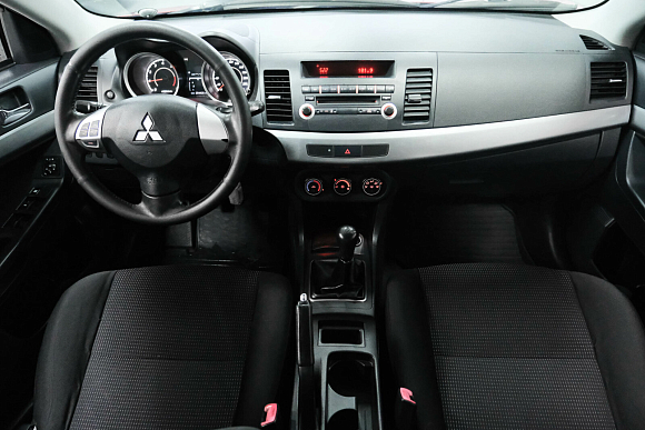 Mitsubishi Lancer, 2011 года, пробег 256000 км