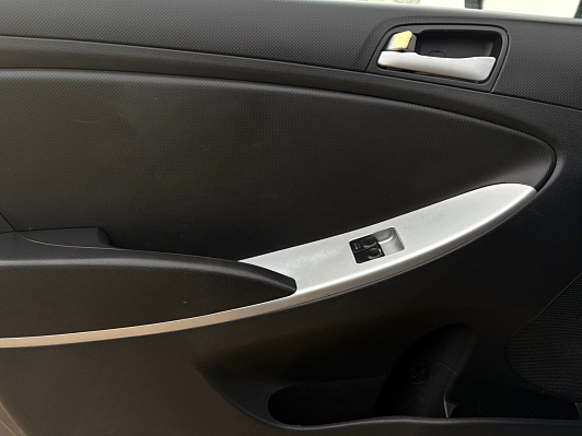 Hyundai Solaris, 2011 года, пробег 210804 км