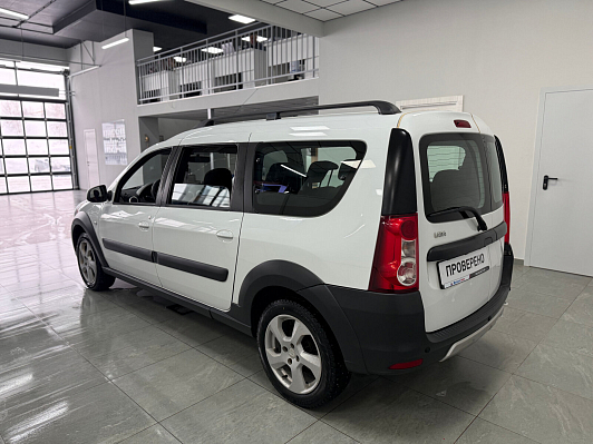 Lada (ВАЗ) Largus Luxe Glonass (7 мест) (2018-2019), 2018 года, пробег 211000 км