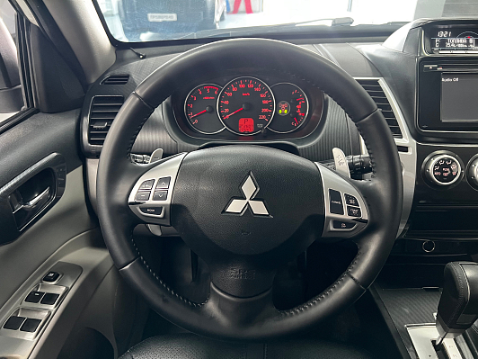 Mitsubishi Pajero Sport Ultimate, 2015 года, пробег 226469 км
