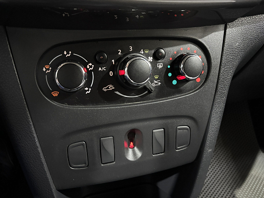 Renault Logan Confort, 2018 года, пробег 137732 км