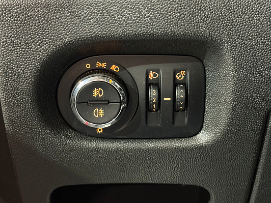 Opel Corsa, 2011 года, пробег 134608 км