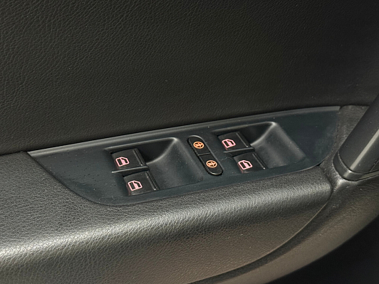 Volkswagen Touareg, 2010 года, пробег 223384 км