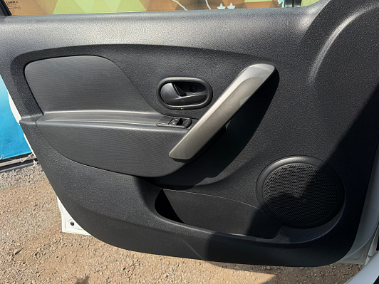 Renault Logan Drive, 2021 года, пробег 93070 км