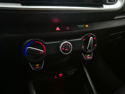 Kia Stonic, 2018 года, пробег 120191 км