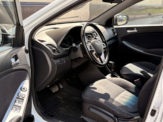Hyundai Solaris, 2015 года, пробег 169843 км