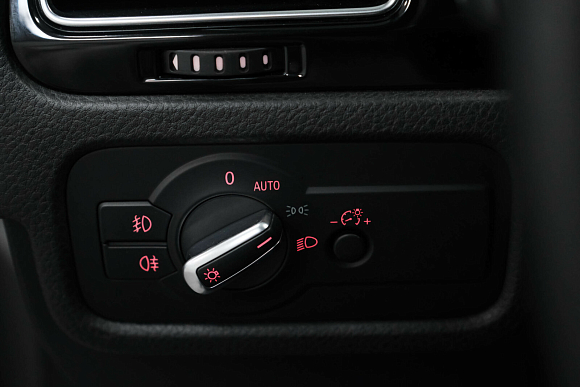 Volkswagen Touareg, 2011 года, пробег 261000 км