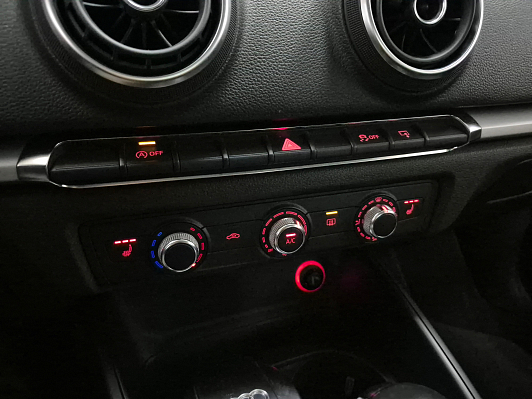 Audi A3 Attraction, 2014 года, пробег 133269 км