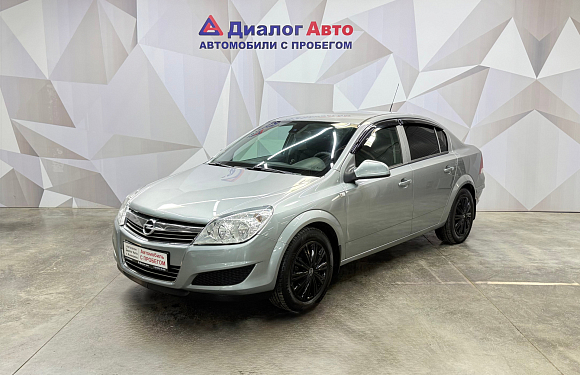 Opel Astra, 2012 года, пробег 174189 км