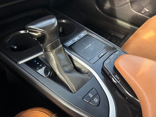 Lexus UX #live, 2019 года, пробег 116848 км
