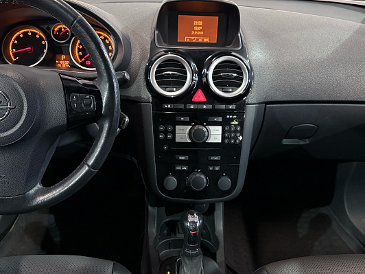 Opel Corsa Color Edition, 2011 года, пробег 141000 км