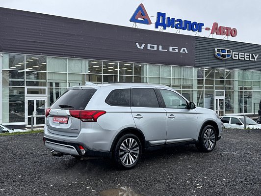 Mitsubishi Outlander Intense+, 2019 года, пробег 148030 км