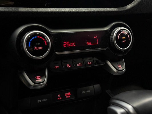 Kia Rio Prestige, 2019 года, пробег 80000 км