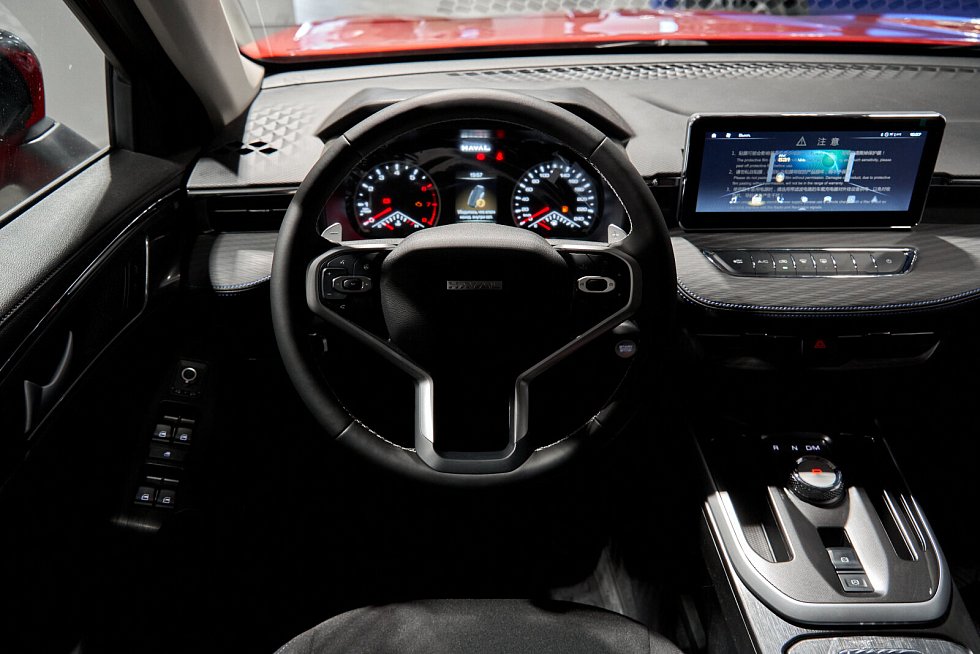 Haval Jolion Комфорт, красный